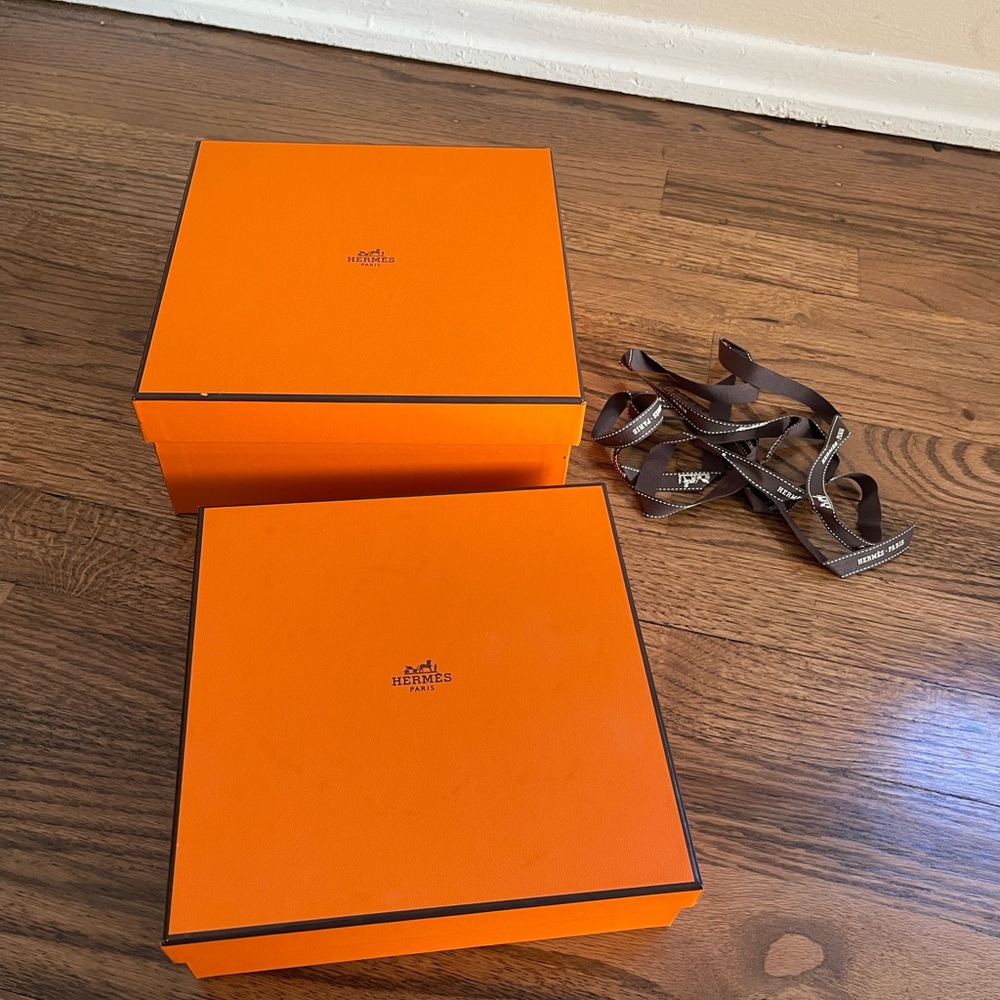 Hermes Boxes & Ribbons - Picture 3 of 3